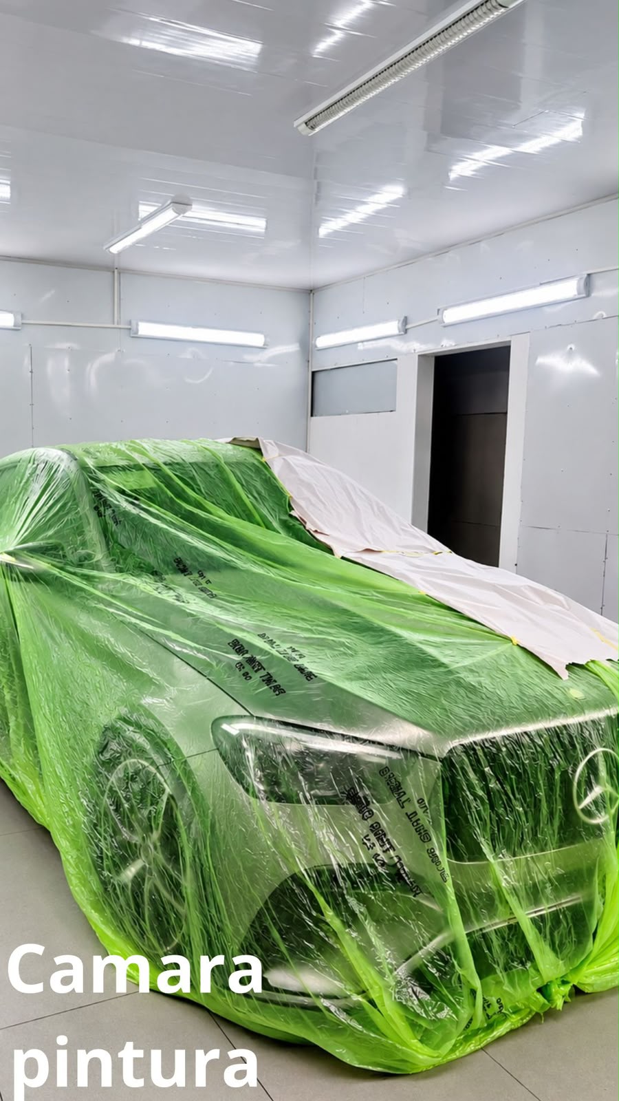 Vehículo protegido dentro de la cámara de pintura